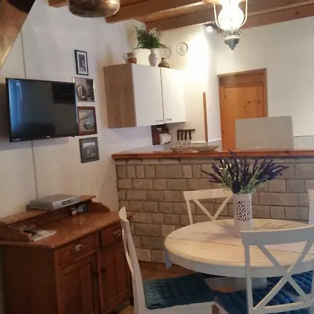 Cesaric Cres