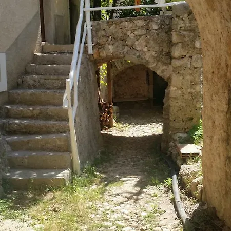 Cesaric Apartment *